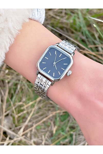 LOOQ Retro Minimal Women's Wristwatch