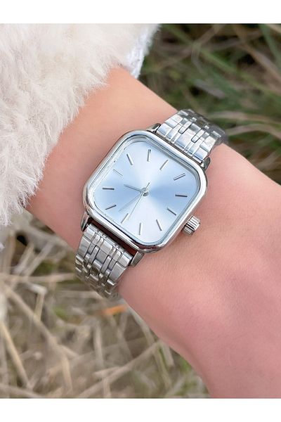 LOOQ Retro Minimal Women's Wristwatch