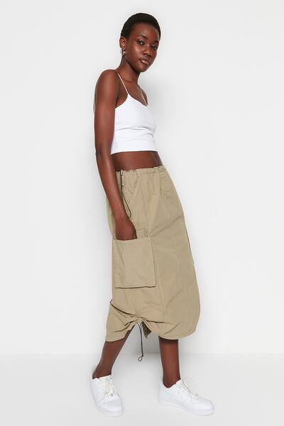 Trendyol Collection Khaki-bílé 2'li bavlněné špagetové popruhy Crop Top tílko TWOSS21AL0196