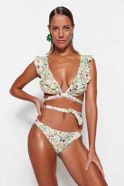 Trendyol Collection Virágmintás normál lábú bikini alsó TBESS23BA00132