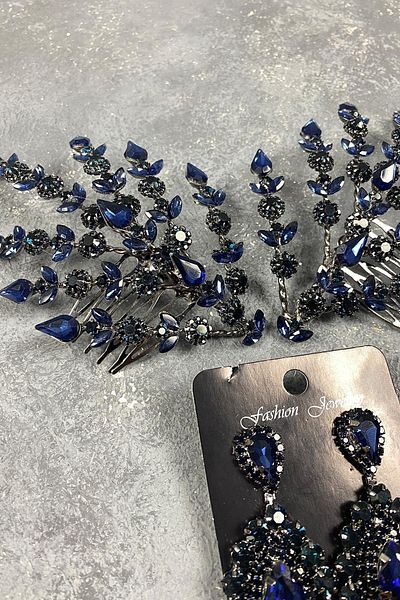 Hobigram Set de cercei de seară cu accesorii pentru păr și piatră de picătură, model Helen, albastru bleumarin – Crown