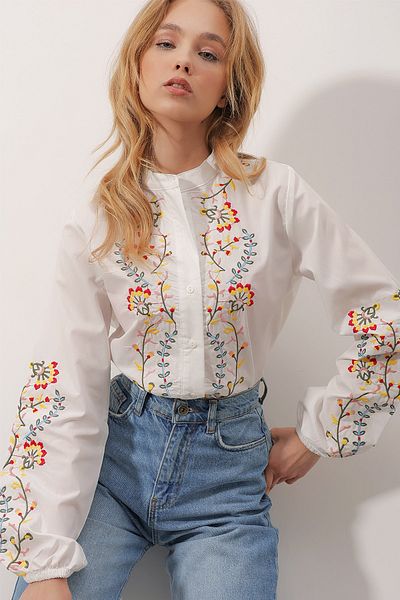 Trend Alaçatı Stili Women's White Stand Collar Front and Sleeves Embroidered Poplin Shirt ALC-X9894