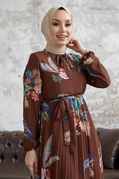 InStyle Ares Kuş Tüyü Desen Şifon Elbise - Acı Kahve