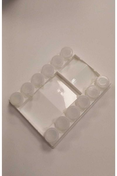 Tuna 12 Bottled Paint Palette with Chamber