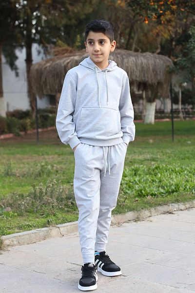 han collection Σετ μονόχρωμη φόρμα για αγόρι με κουκούλα καγκουρό με τσέπες στη μέση και στα πόδια