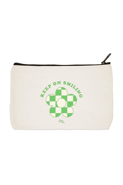 designedfy Clutch Keep On Smiling Printed υφασμάτινη τσάντα μακιγιάζ, θήκη για στυλό, τσάντα