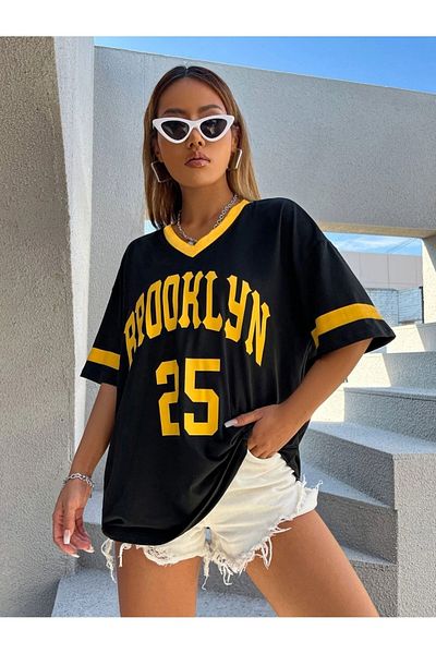 Machetta Μπλουζάκι με στάμπα μεγάλου μεγέθους Brooklyn 25 με λαιμόκοψη V