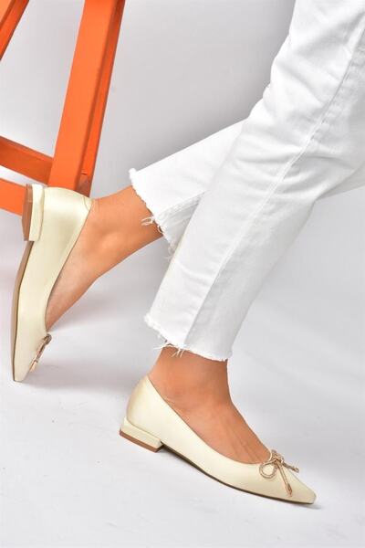 Fox Shoes Bej Saten Kumaş Alçak Topuklu Kadın Ayakkabı P820121204