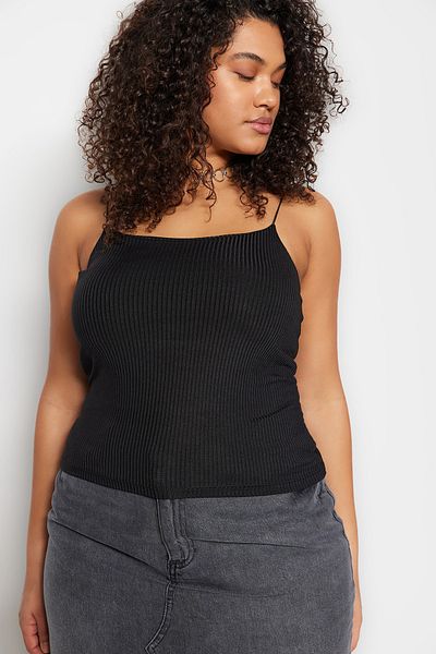 Trendyol Curve Μαύρη μακαρονάδα λουράκι Crop πλεκτή πλεκτή μπλούζα μεγάλου μεγέθους TBBSS23AF00013