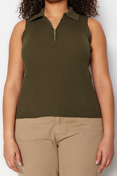 Trendyol Curve Tmavě zelená halenka s tenkým úpletem na zip TBBSS23AF00020