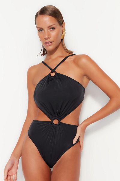 Trendyol Collection Schwarzer Neckholder-Badeanzug mit Cut-Out/Fenster und normalem Bein TBESS23MA00201