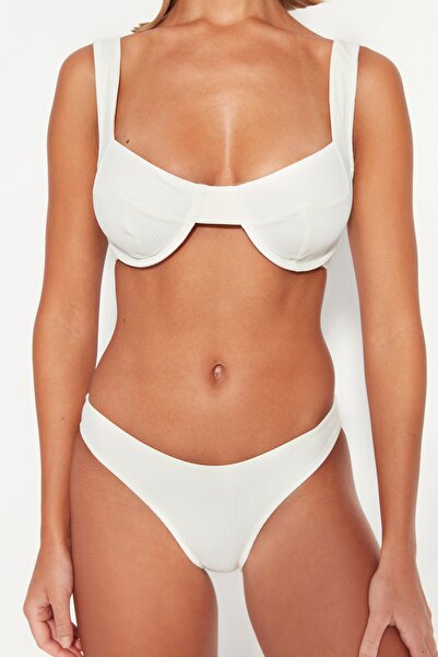 Trendyol Collection Τοπ μπικίνι με ανάγλυφο Ecru Underwire TBESS21BU0017