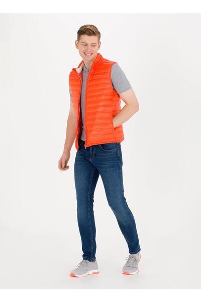 U.S. Polo Assn. Orange Men's Vest Frency23y