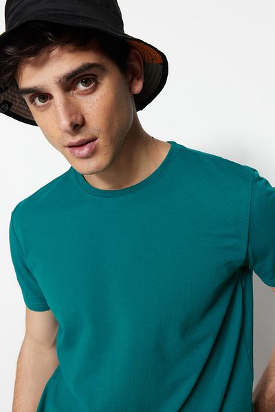 Trendyol Collection Benzínové základní tričko s krátkým rukávem Regular Fit TMNSS22TS0271