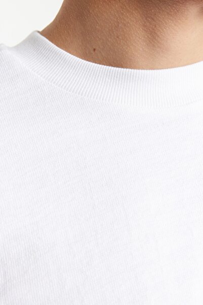 Trendyol Collection Prémium fehér túlméretes 100% pamut címkés texturált Basic Thick Tok póló TMNSS23TS00074