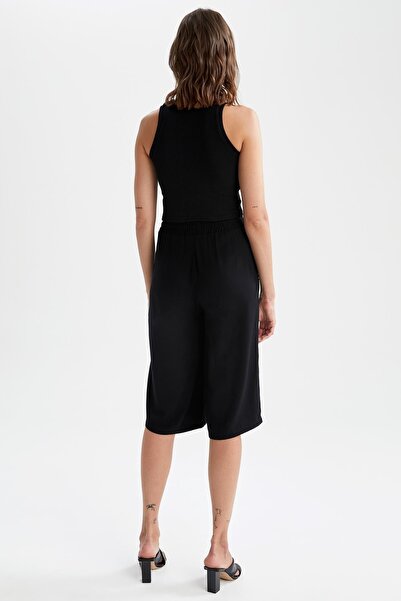 DeFacto Relax Fit Yüksek Bel Beli Bağcıklı Viskon Kapri Pantolon