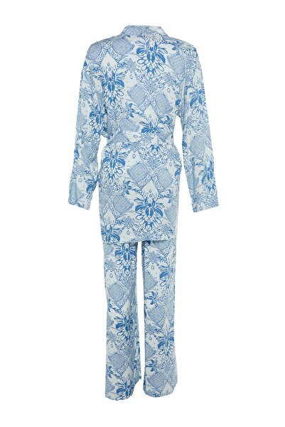 Trendyol Modest Kék öves viszkóz kendő mintás kimonó nadrág szett TCTSS23US00029