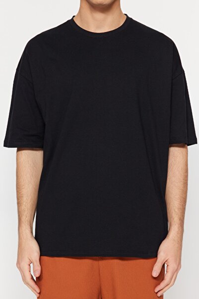 Trendyol Collection Μαύρο υπερμεγέθη βαμβακερό μπλουζάκι με στάμπα Far East - TMNSS23TS00159