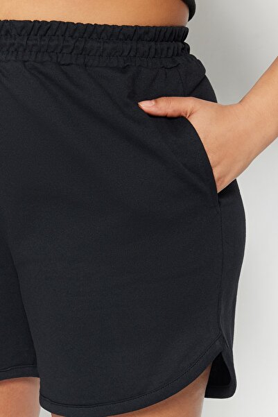Trendyol Curve Černé tenké pletené šortky TBBSS23AP00002