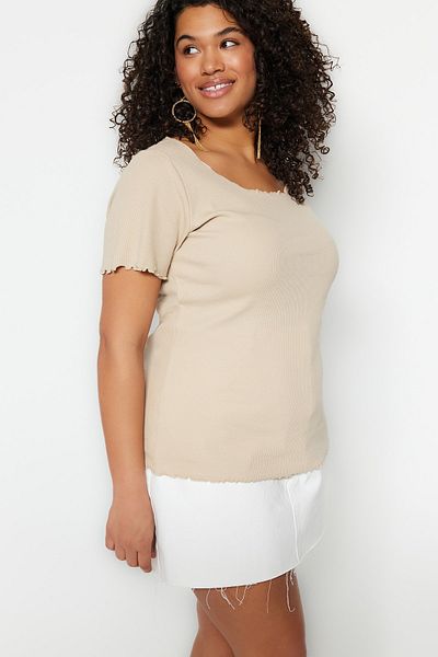 Trendyol Curve Gestrickte Plus-Size-Bluse mit Steinkordelzug und Rundhalsausschnitt TBBSS23BF00010