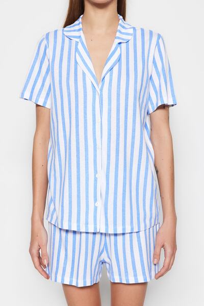 Trendyol Collection Kék csíkos pamut ing és rövidnadrág hálóruha szett - THMSS23PT00020