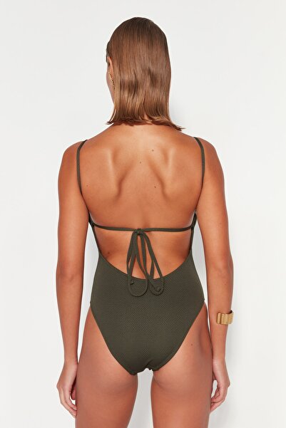 Trendyol Collection Khaki plavky s výstřihem do V s výstřihem do V s texturou na normálních nohách TBESS22MA0008