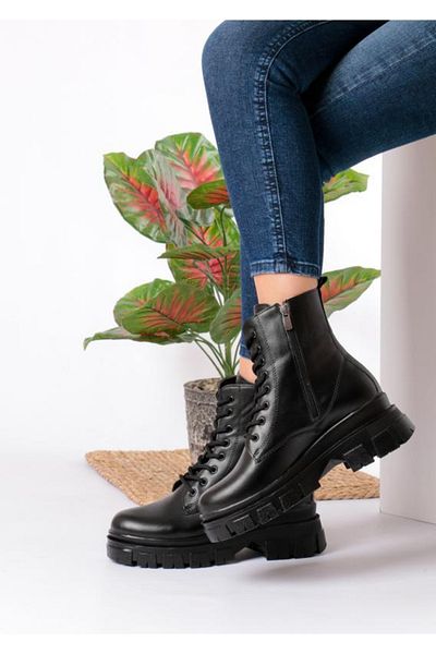 Trendpink Black Thick Sole Women's Boots