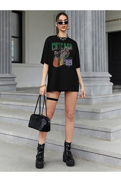 mercoledi Tricou negru oversize imprimat Chicago