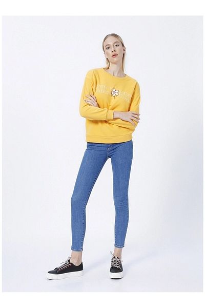 Fashion Friends Printed Mustard Women's Sweatshirt 22k0573k1