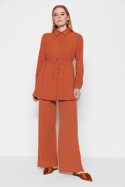 Trendyol Modest Σετ πουκάμισο-παντελόνι με κορδόνι κανέλας υφαντό Aerobin λινό look TCTSS23US00032