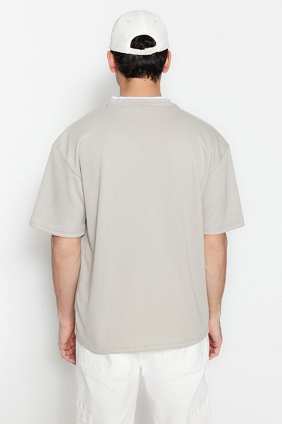 Trendyol Collection Hochwertiges, strukturiertes, übergroßes Strick-Piqué-T-Shirt – TMNSS23TS00079