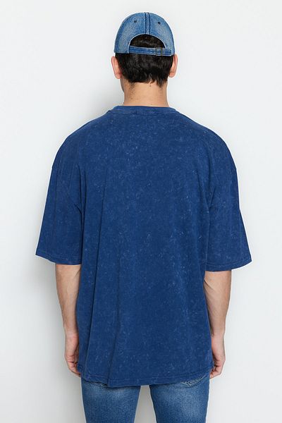 Trendyol Collection Basic Oversize/široký střih Crew Distressed/Bled Effect 1 Bavlněné tričko TMNSS23TS00169