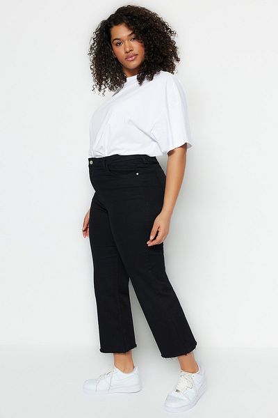 Trendyol Curve Nicht verblassende schwarze High Waist Comfort Short Culotte Fit Jeans TBBSS23AR00014