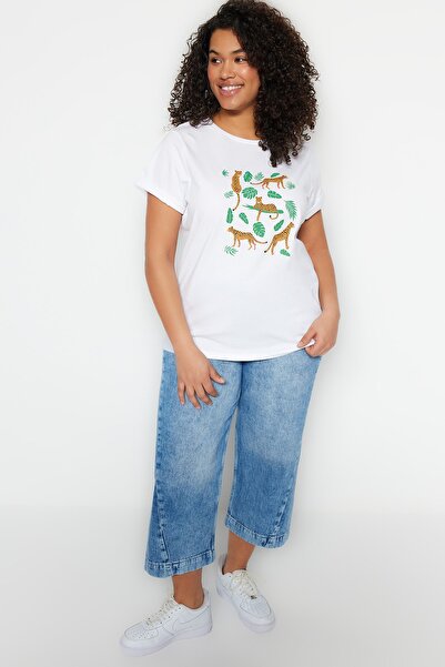 Trendyol Curve Crew Neck White Animal Printed T-Shirt - 100% Cotton TBBSS23BF00035