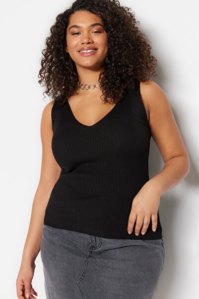Trendyol Curve Μαύρη λεπτή πλεκτή μπλούζα που αγκαλιάζει το σώμα TBBSS23AF00047