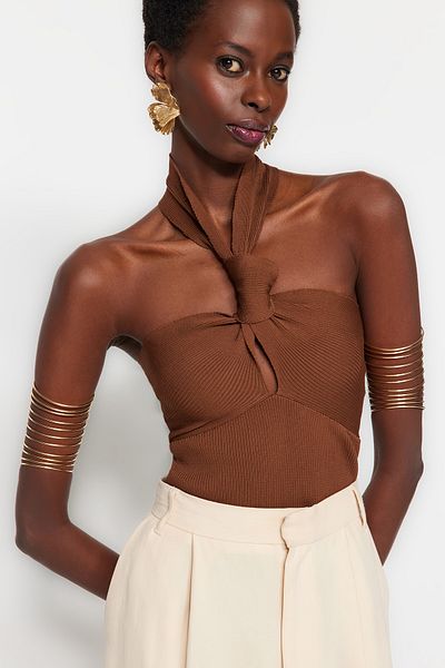Trendyol Collection Καφέ πλεκτό μπλούζα με παράθυρο σωλήνωσης/λεπτομέρεια αποκοπής TPRSS23BZ00039