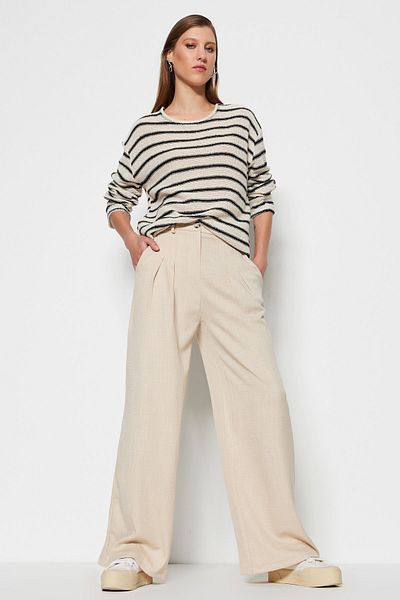 Trendyol Collection Ecrufarbene, gewebte Hose in Leinenoptik mit weitem Bein TWOSS23PL00269