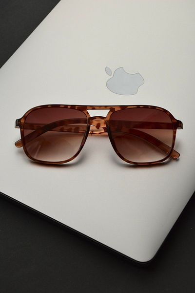 LOOKUP Women's Leopard Frame Crystal Cut Gradient Glass Cat Sunglasses