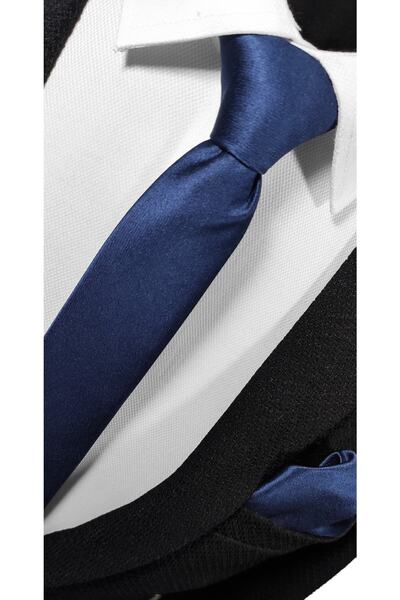 BLC Basic Line Co. Изключително тънък тъмносин цвят, обикновен тесен комплект носни кърпи с широка вратовръзка 4 см, тесен комплект тесни