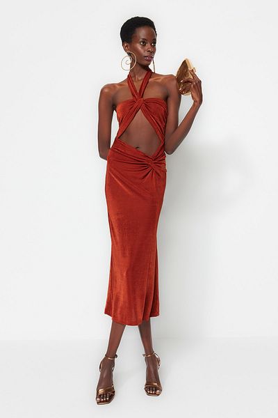 Trendyol Collection Сукня з блискітками TPRSS23EL00155 Вечірня сукня з приталеним силуетом та вирізом з блискітками TPRSS23EL00155