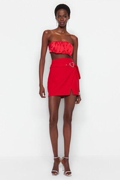 Trendyol Collection Piros öves deréknyílás/korcsolyázó szőtt fényes ékszeres szoknya TPRSS23ET00021