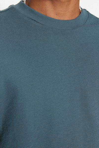 Trendyol Collection Vyšívané texturované triko s oversize štítkem v petrolejové barvě – Tmnss23Ts00074