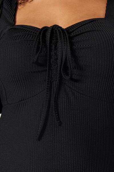 Trendyol Curve Πλεκτό φόρεμα σε γραμμή Α με μαύρο φιόγκο - TBBSS23AH00118