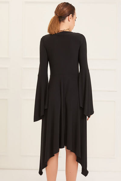Laranor Γυναικείο Μαύρο Φόρεμα Ασύμμετρου Κοψίματος 19L6477