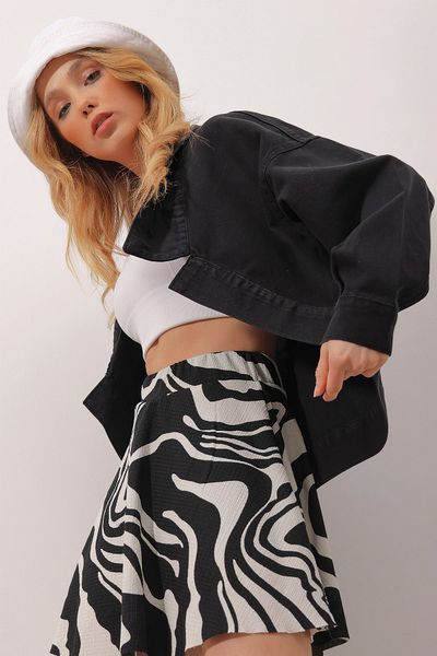 Trend Alaçatı Stili Dámská černá oversize košile oválného střihu s límečkem Crop Jean bunda ALC-X9821