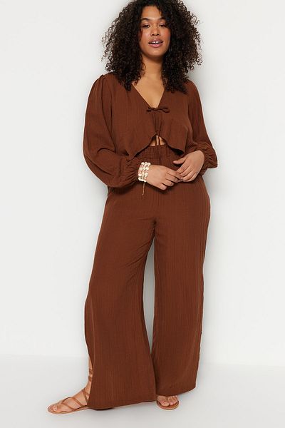 Trendyol Curve Große Größen in Bluse - Braun - Relaxed Fit