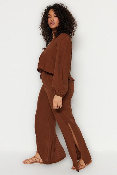 Trendyol Curve Strandkleidung mit hoher Taille und Wickeldesign - Braun, weites Bein, Schlitzdetail TBBSS23AR00012