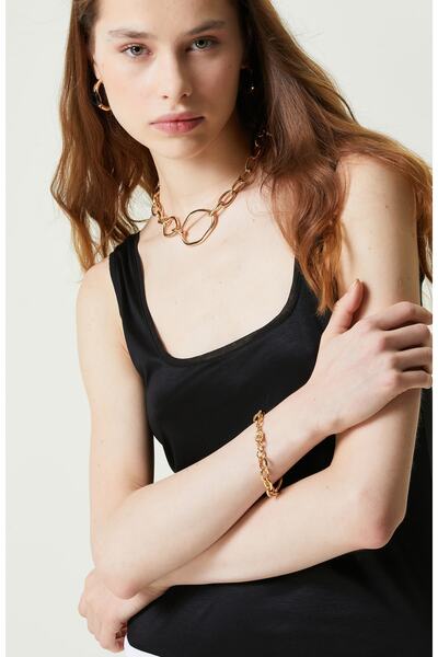 Network Siyah Kare Yaka Askılı T-shirt