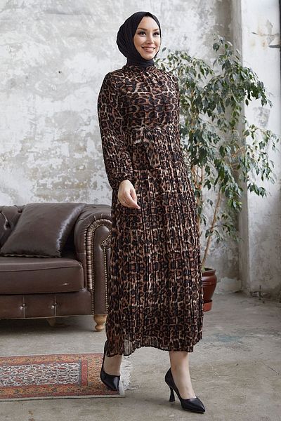 InStyle Φόρεμα σιφόν με πλισέ Aste Belted - Καφέ