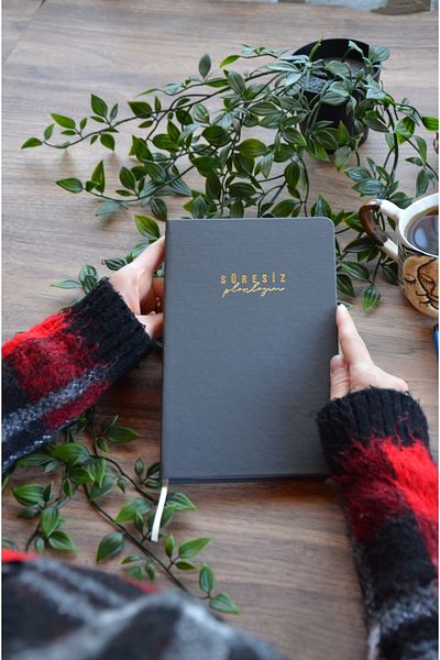 CoNotes 13×21 Cm Leather Thread Stitching Undated Agenda/Undated Planner